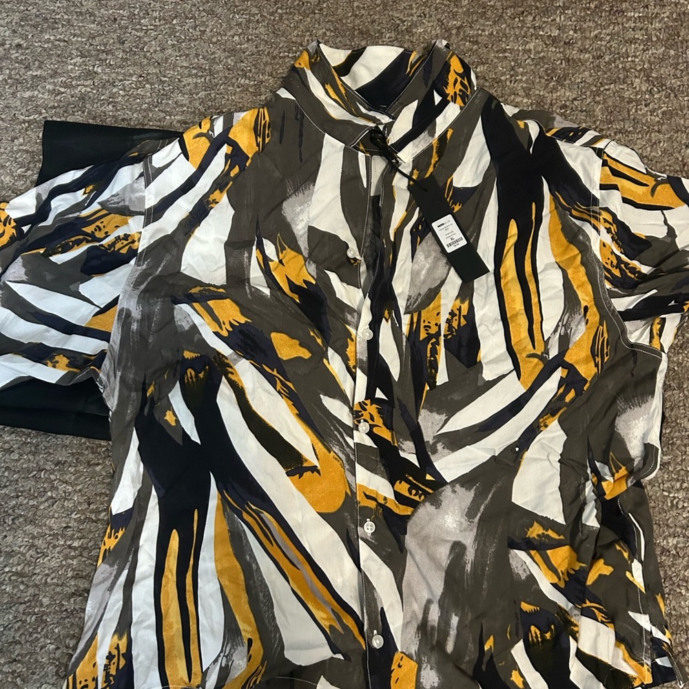 NWT Novamen XL (2)shirt bundle Abstract Print Button-Up Shirt